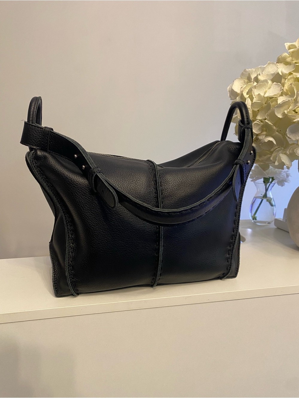 New Without Tags Le Sac Los Felix Black Leather Hobo Bag with Cross Body Strap - Picture 4 of 9